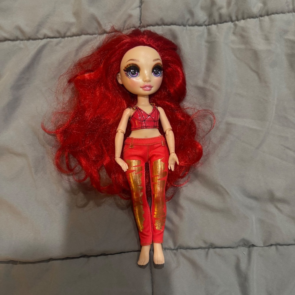 MGA Rainbow High RUBY ANDERSON Series 1 Fashion Doll w/ Outfit NICE!‎